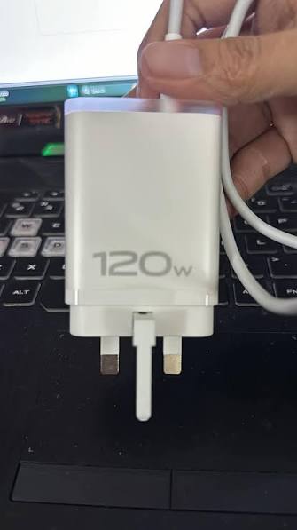 vivo 120W FlashCharge Charger 3pin